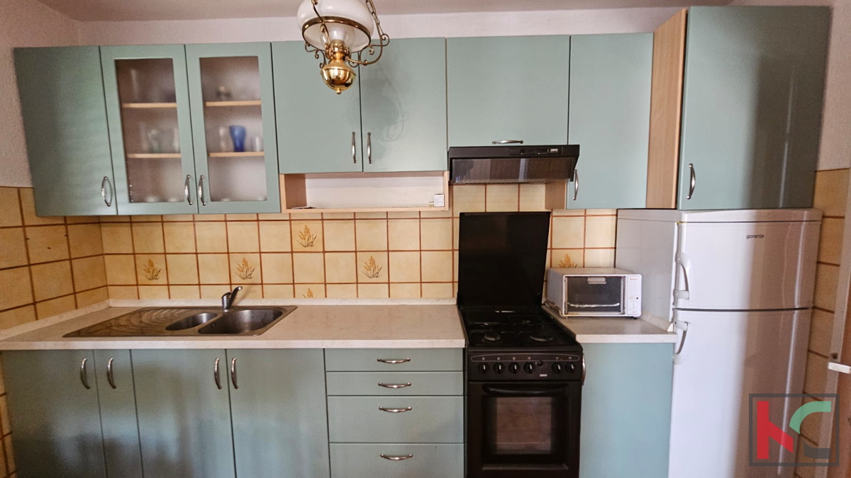 Istria, Parenzo, casa indipendente con tre appartamenti e garage, giardino paesaggistico, vicino alla spiaggia, #vendita