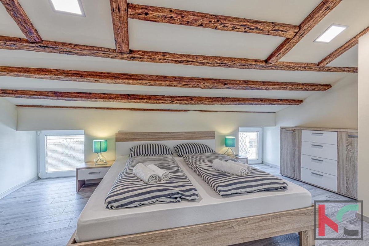 POREČ, APPARTAMENTO SULLA PASSEGGIATA CON VISTA MARE #VENDITA