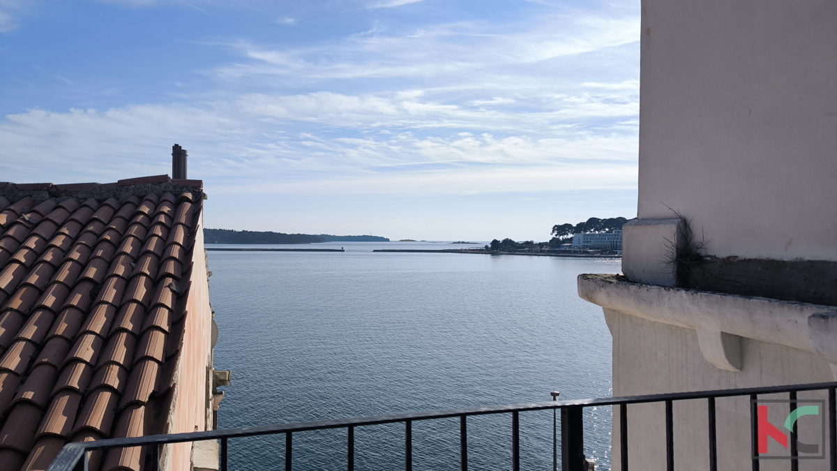 POREČ, APPARTAMENTO SULLA PASSEGGIATA CON VISTA MARE #VENDITA