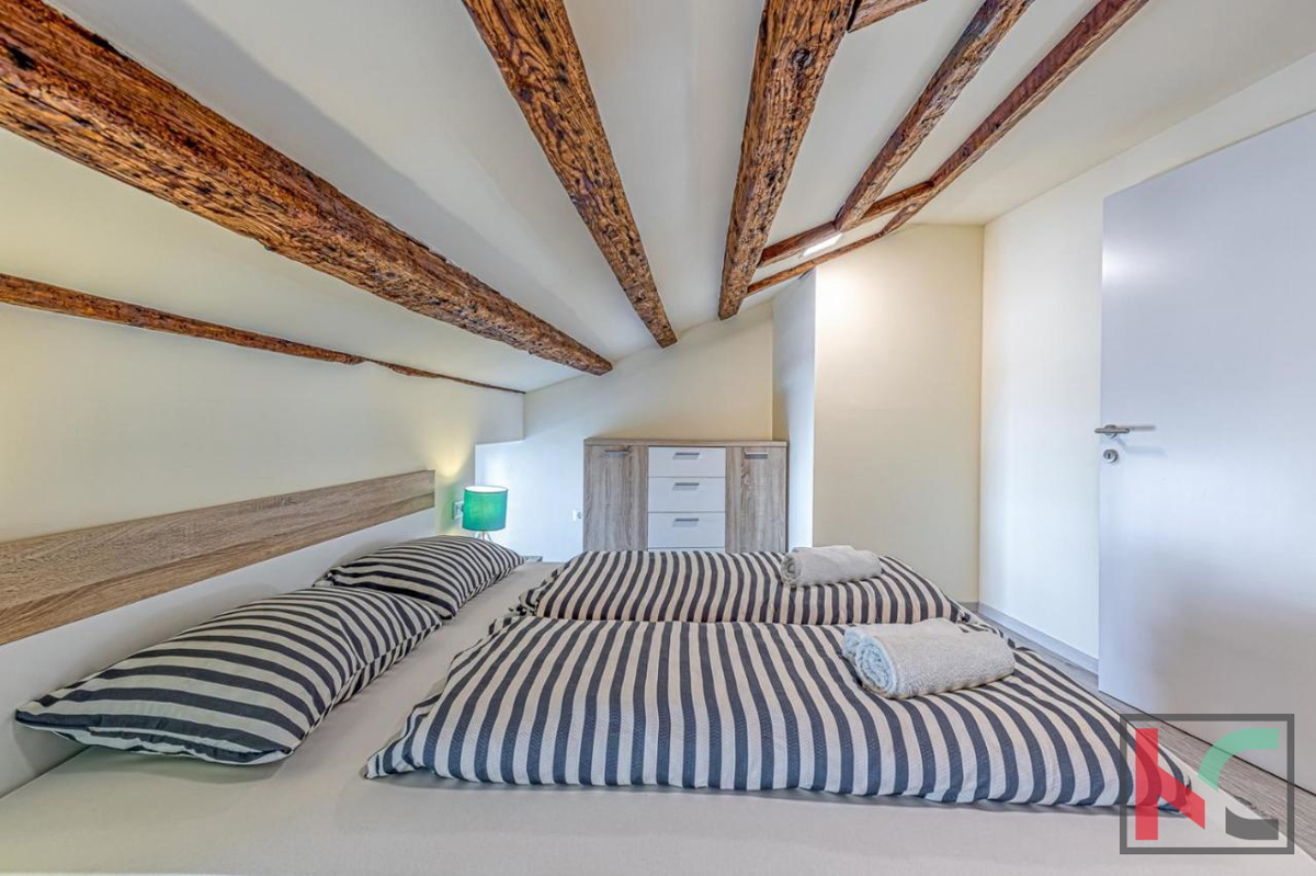 POREČ, APPARTAMENTO SULLA PASSEGGIATA CON VISTA MARE #VENDITA