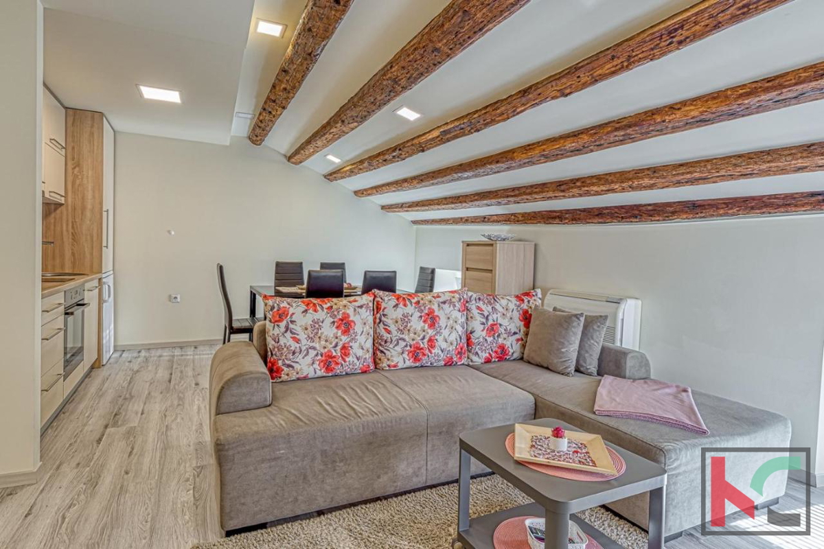 POREČ, APPARTAMENTO SULLA PASSEGGIATA CON VISTA MARE #VENDITA