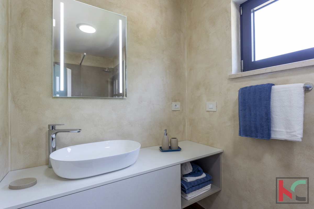 ISTRA, SMOLJANCI, CASA INDIPENDENTE CON PISCINA E GIARDINO CURATO #VENDITA