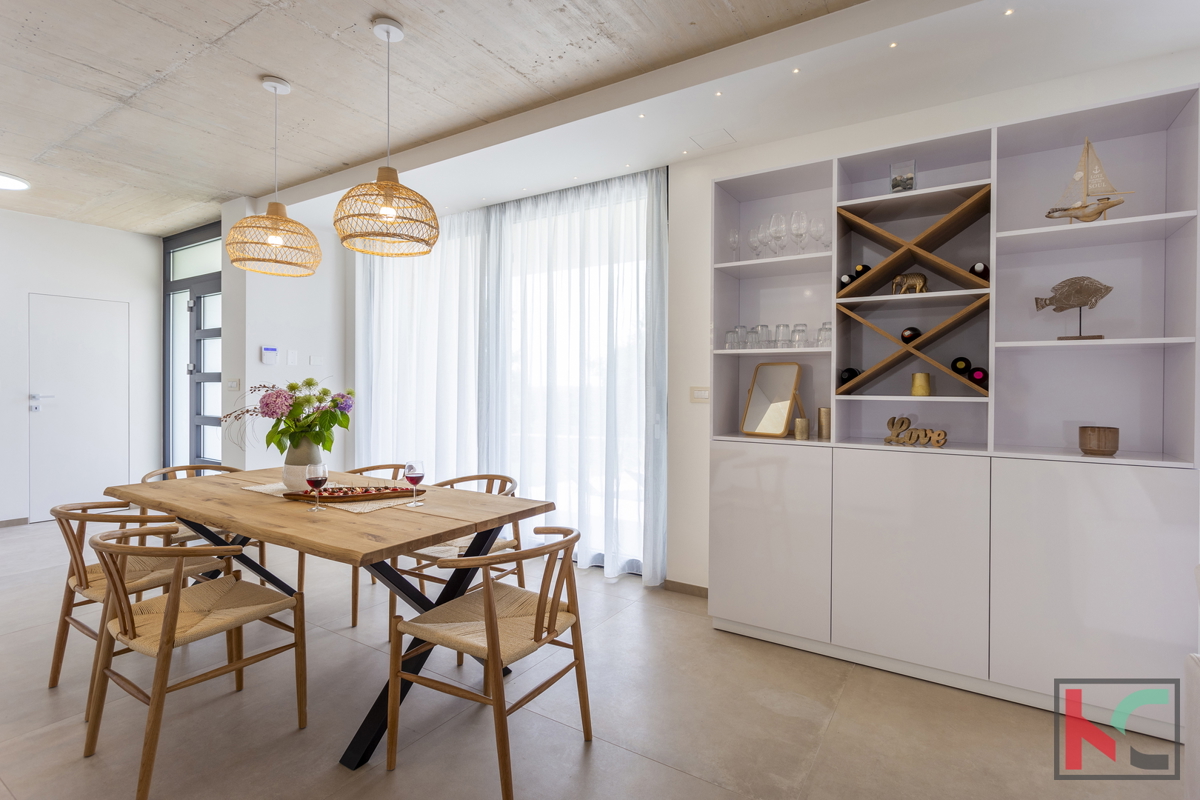 ISTRA, SMOLJANCI, CASA INDIPENDENTE CON PISCINA E GIARDINO CURATO #VENDITA