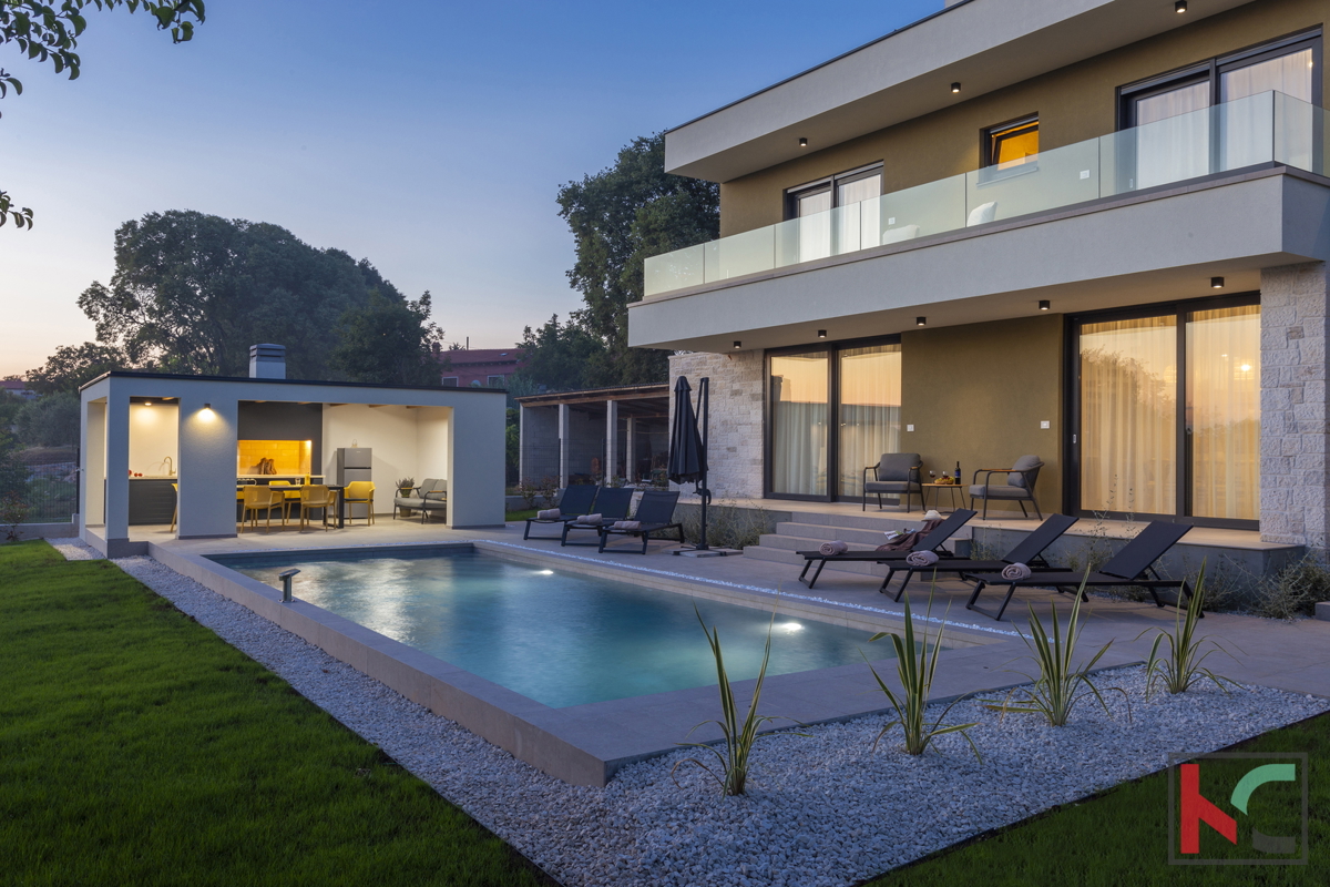 ISTRA, SMOLJANCI, CASA INDIPENDENTE CON PISCINA E GIARDINO CURATO #VENDITA