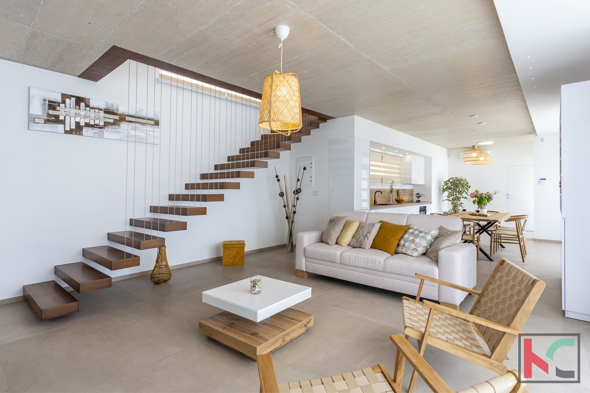 ISTRA, SMOLJANCI, CASA INDIPENDENTE CON PISCINA E GIARDINO CURATO #VENDITA