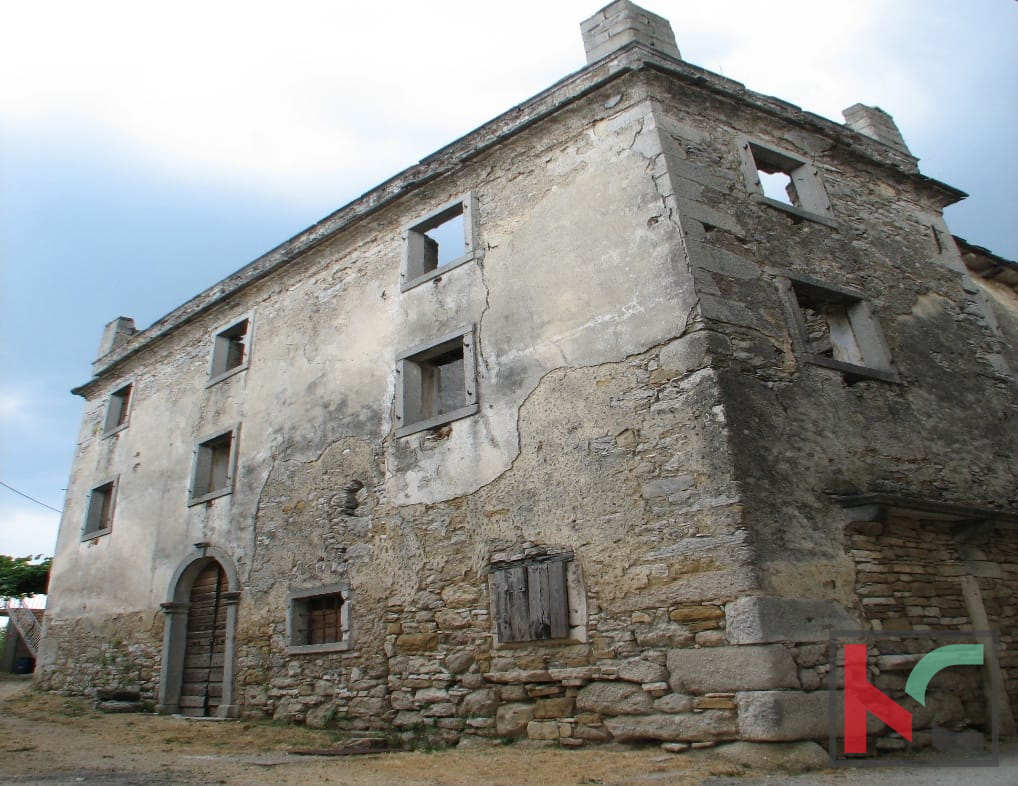 ISTRA, LINDAR, PAZIN, KAMENA KUĆA ZA RESTAURACIJU #PRODAJA
