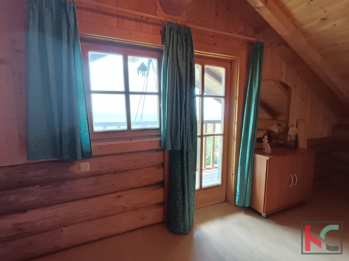 ISTRA, POREČ, UNICA CASA IN LEGNO CON VISTA MARE, #VENDITA