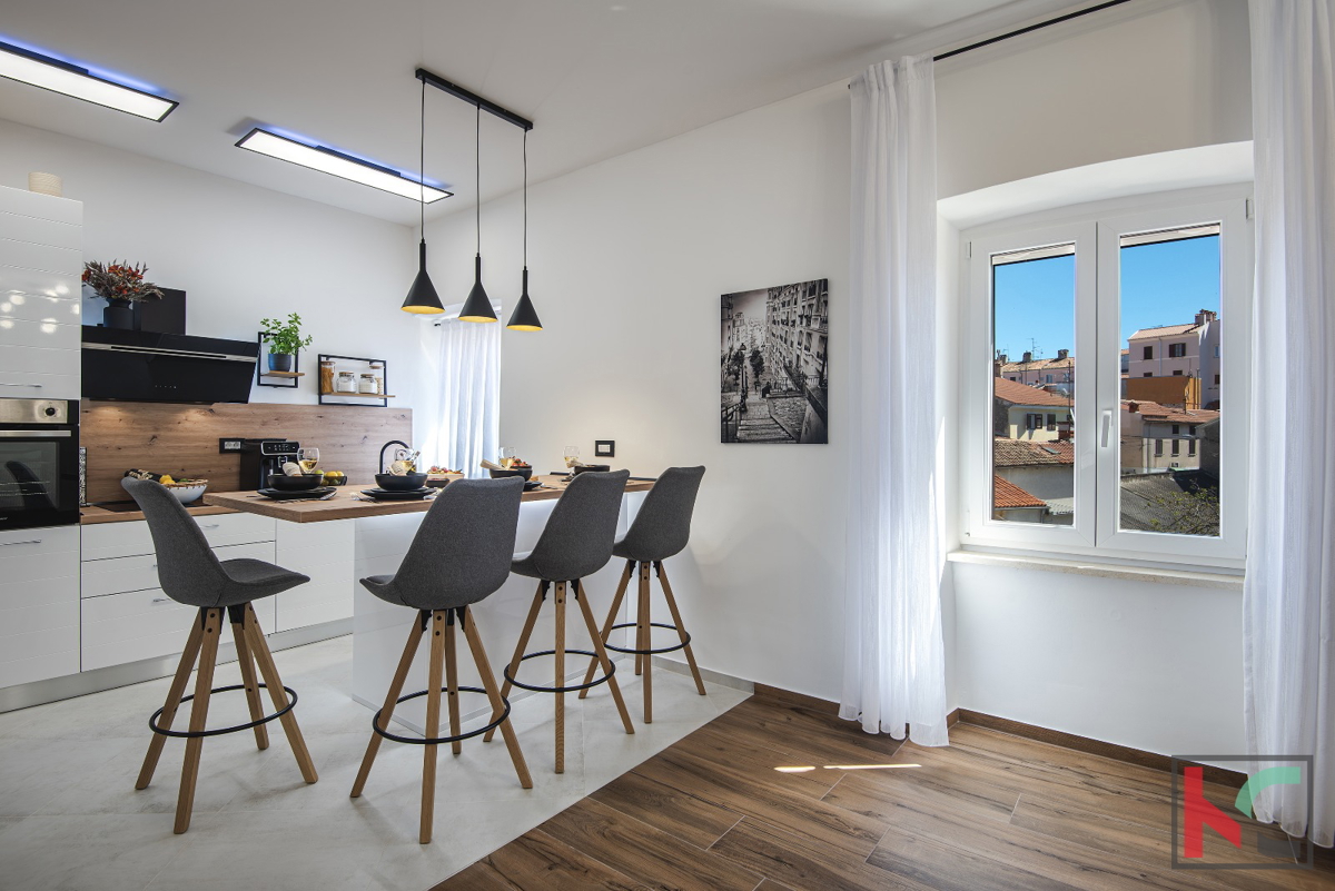 PULA, CENTRO, APPARTAMENTO RISTRUTTURATO 62,48m2 2 CAMERE DA LETTO + SOGGIORNO, #VENDITA