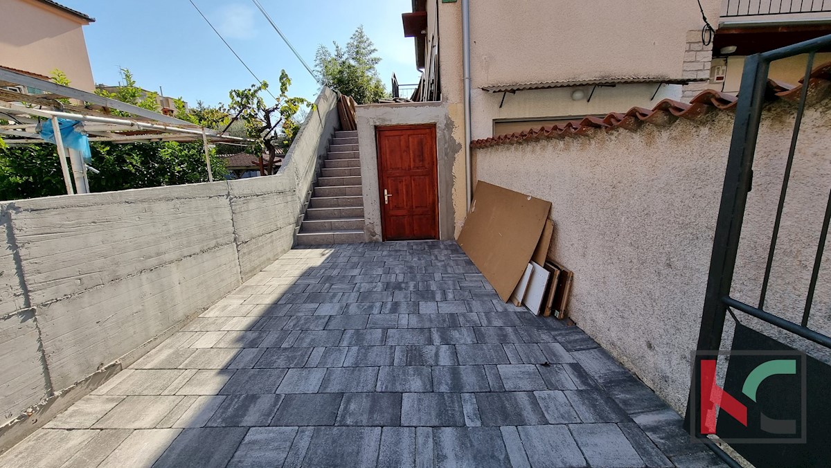 Pula, Vidikovac, spazioso appartamento 110m2 con 3 terrazze e giardino 196m2