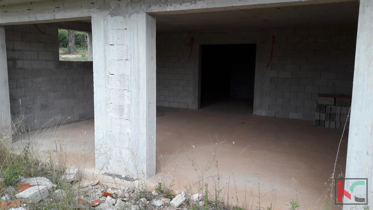 Rovinjsko Selo, incompiuto casa 450m2, 3521m2 giardino