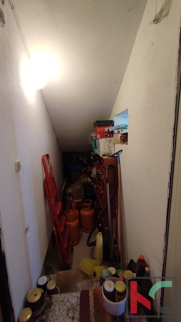 Istria, Pola, Šišan, casa bifamiliare su un terreno di 3731 m2