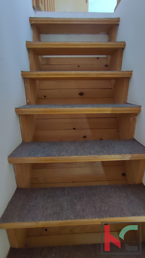 Istria, Pola, Šišan, casa bifamiliare su un terreno di 3731 m2