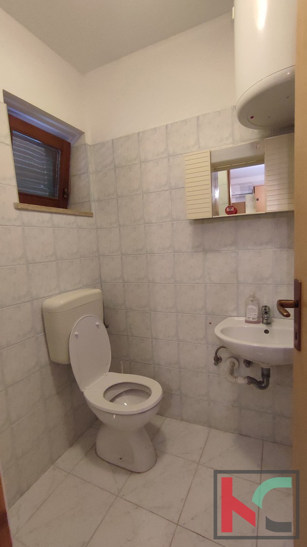 Istria, Pola, Šišan, casa bifamiliare su un terreno di 3731 m2