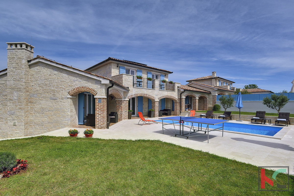 Istria, Medulin, ville bifamiliari 440m2