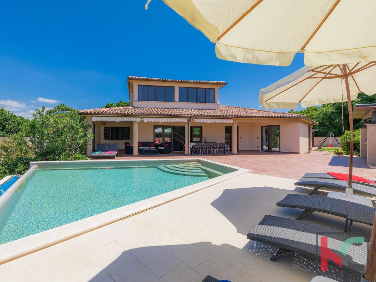 Šišan, lussuosa casa vacanze indipendente con piscina di 270 m2 su un terreno di 1571 m2, #vendita