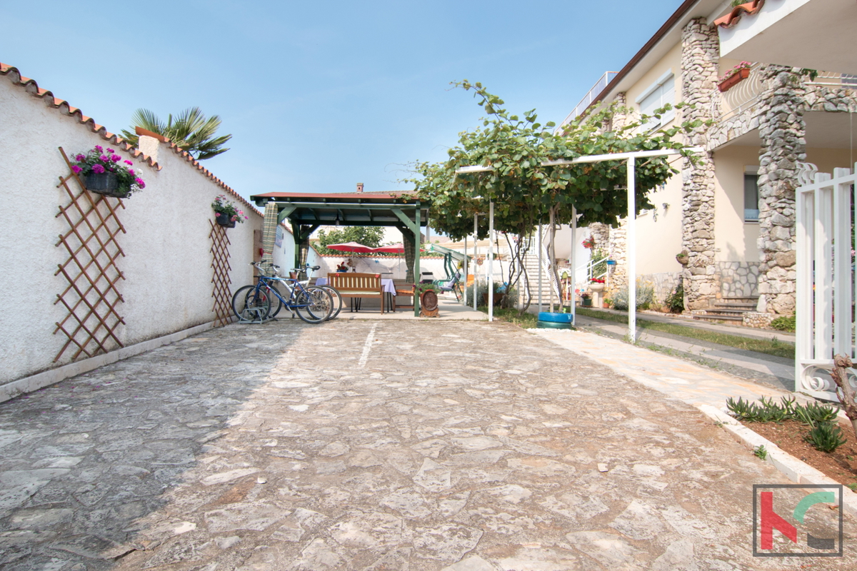 Istria, Fasana, Valbandon, casa familiare con piscina e 3 appartamenti, #vendita