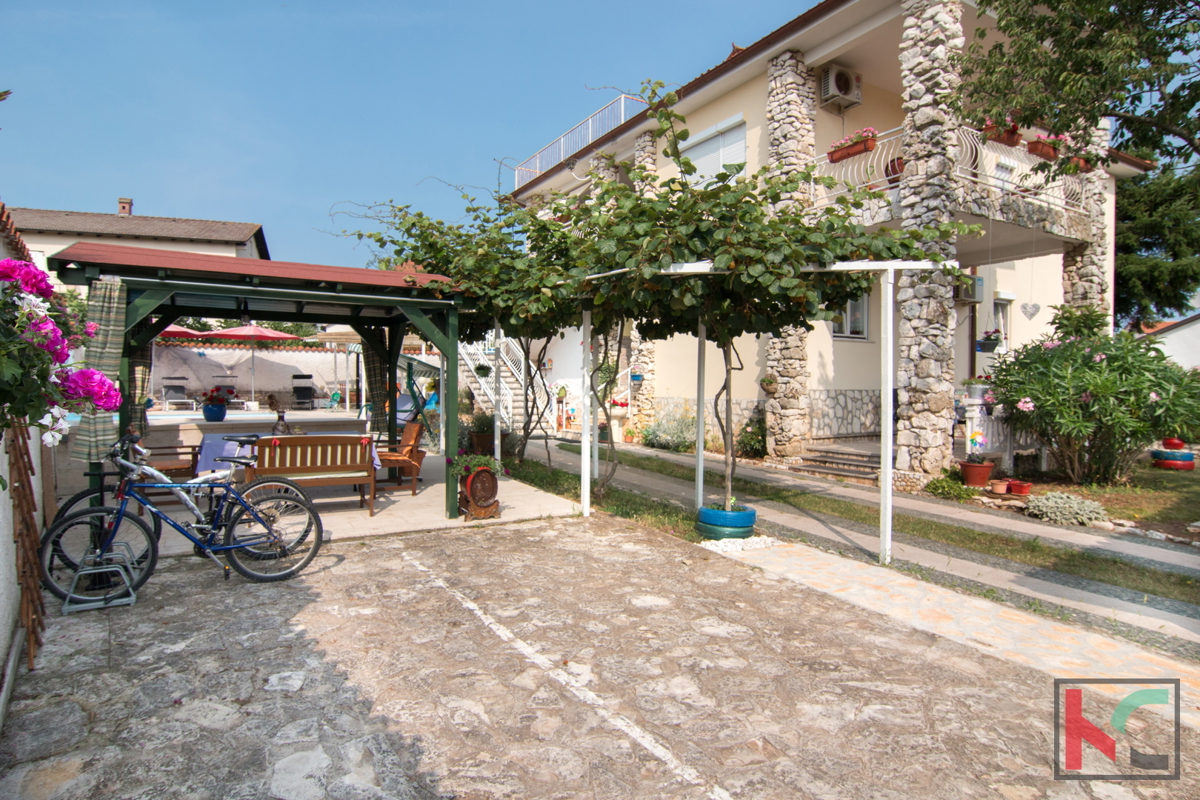 Istria, Fasana, Valbandon, casa familiare con piscina e 3 appartamenti, #vendita