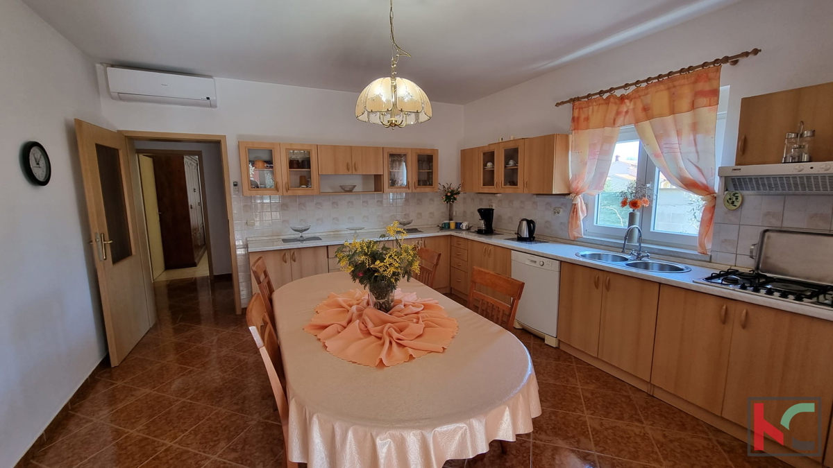 Istria, Lisignano, casa indipendente con giardino su un&apos;area di 541m2, #vendita