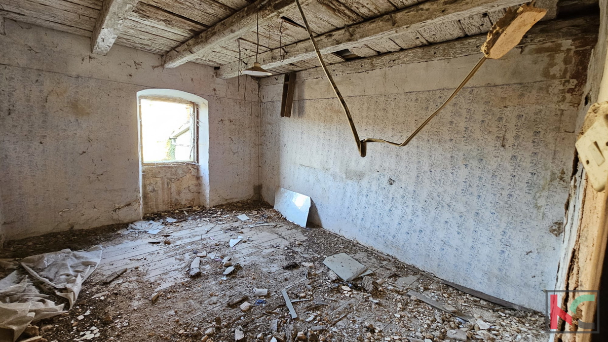 Istra-Žminj,  casa a schiera 86m2 da ristrutturare #vendita