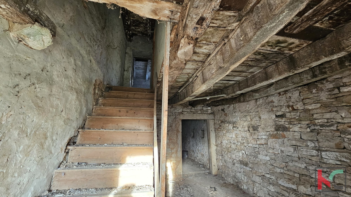 Istra-Žminj,  casa a schiera 86m2 da ristrutturare #vendita