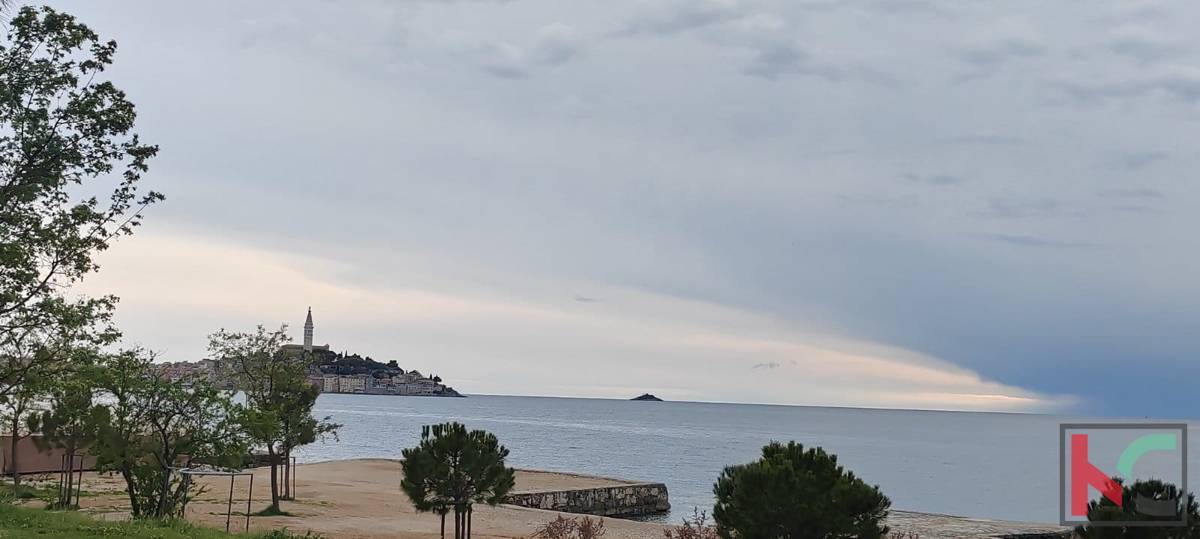 Istria, Rovigno, casa con 10 camere. 3 appartamenti e un ristorante con vista sul centro storico #vendita