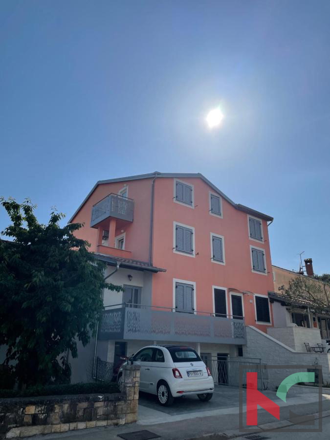 Istria, Rovigno, casa con 10 camere. 3 appartamenti e un ristorante con vista sul centro storico #vendita