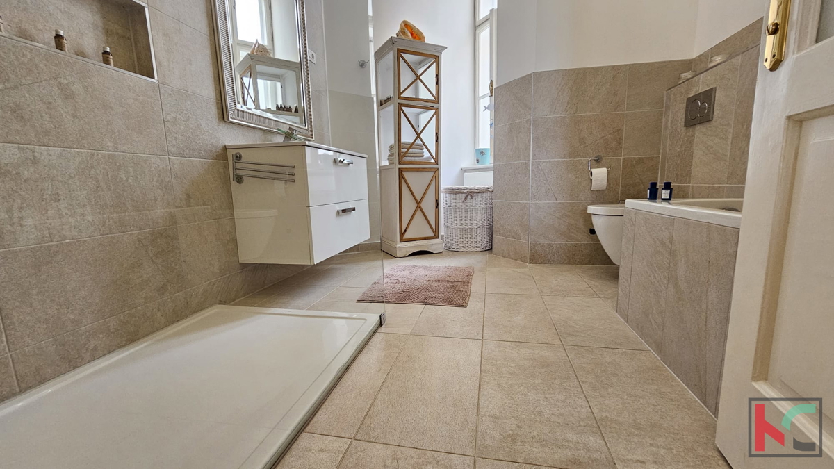 Istria, Pola, appartamento 76,42m2, centro, villa austro-ungarica, vista mare, vicino all'Arena di Pola, #vendita