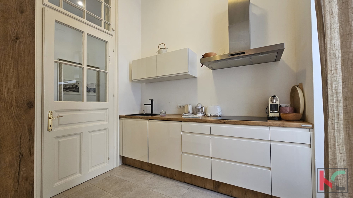 Istria, Pola, appartamento 76,42m2, centro, villa austro-ungarica, vista mare, vicino all'Arena di Pola, #vendita