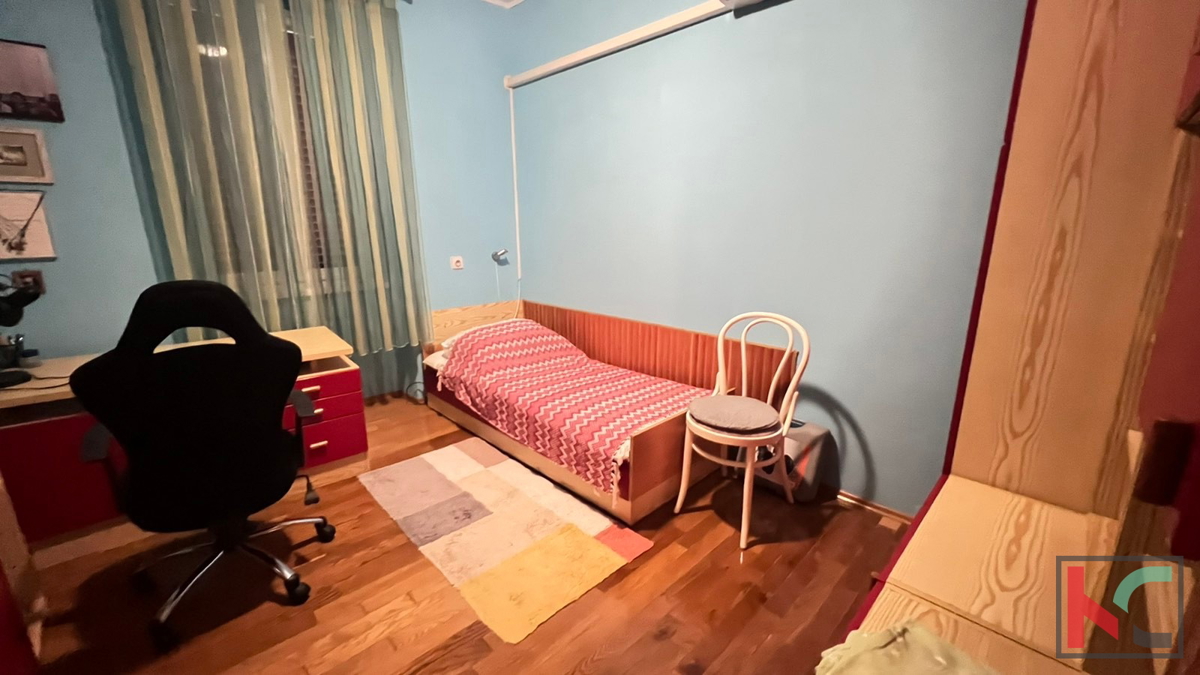 Pola, centro, spazioso appartamento con tre camere da letto e garage nel centro di Pola, vicino all'Arena, #vendita