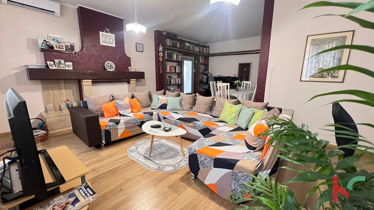 Pola, centro, spazioso appartamento con tre camere da letto e garage nel centro di Pola, vicino all'Arena, #vendita