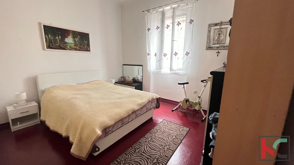 Pola, centro, spazioso appartamento con tre camere da letto e garage nel centro di Pola, vicino all'Arena, #vendita