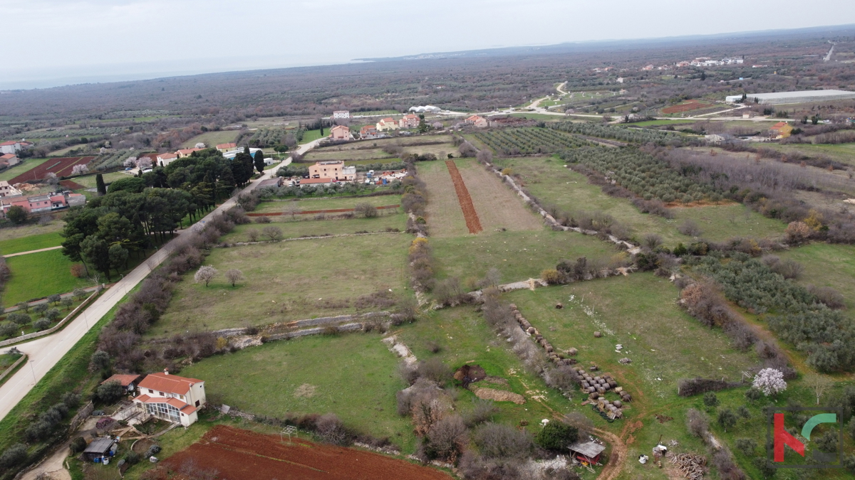 Istria - Vodnjan terreno edificabile per scopi commerciali e residenziali con vista mare