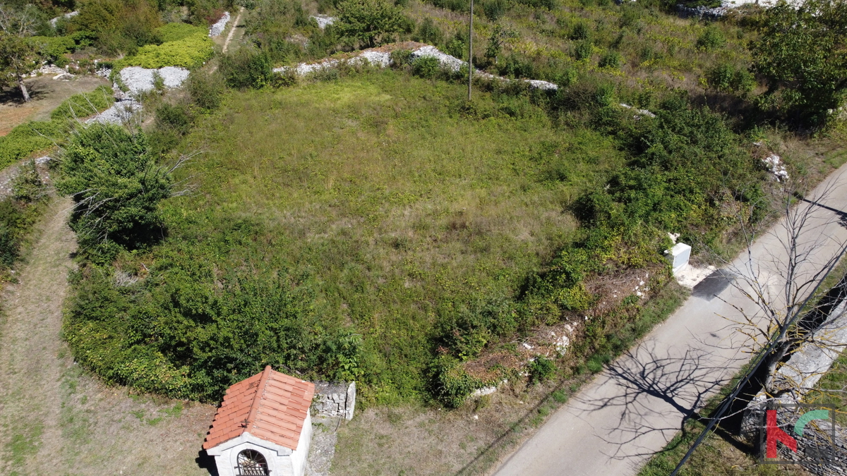 Istria, Svetvinčenat, terreno 760m2 con permesso di costruzione e progetto, #vendita