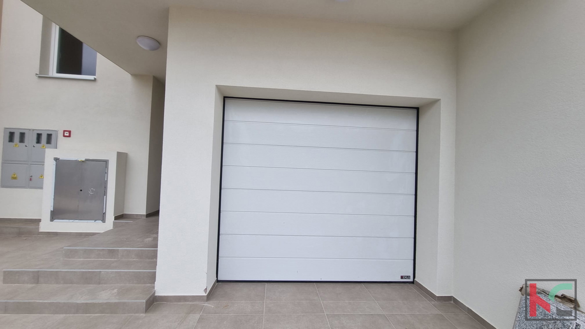 Pola, Valdebek, 2BR+DB e garage, piano terra di nuova costruzione # vendita