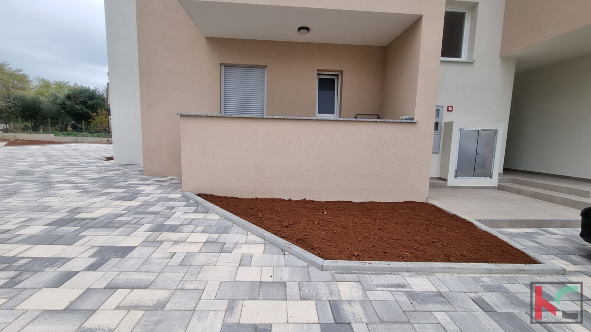 Pola, Valdebek, 2BR+DB e garage, piano terra di nuova costruzione # vendita