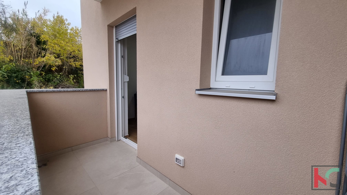 Pola, Valdebek, 2BR+DB e garage, piano terra di nuova costruzione # vendita