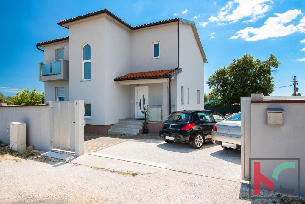 Istria, Dignano, casa vacanze con piscina e giardino paesaggistico di 441 m2