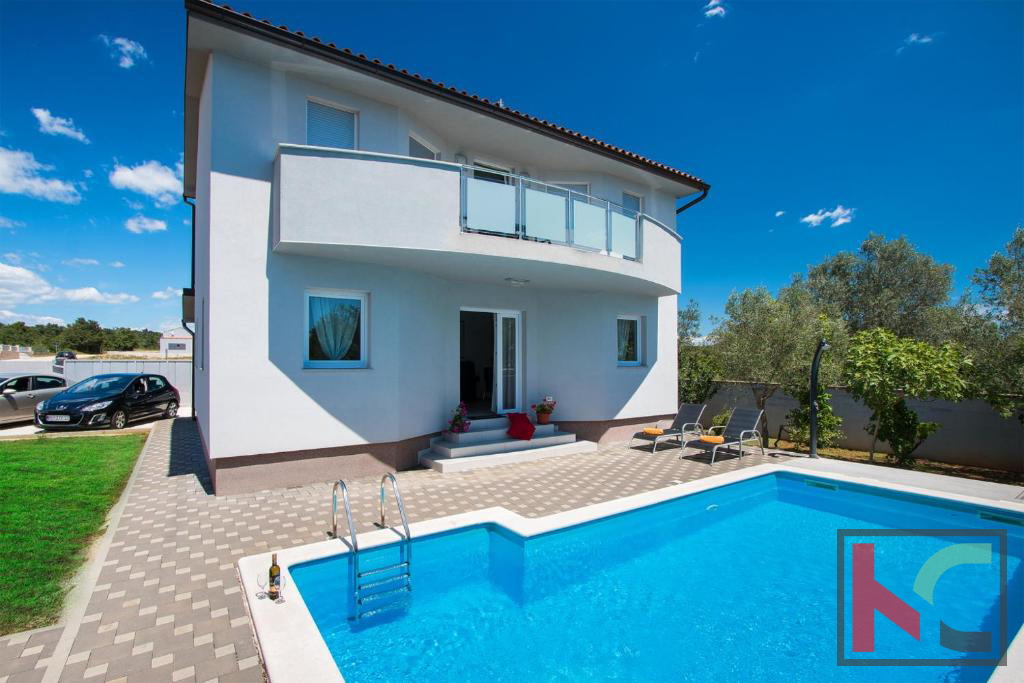 Istria, Dignano, casa vacanze con piscina e giardino paesaggistico di 441 m2