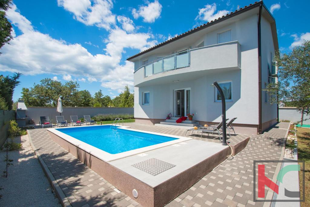 Istria, Dignano, casa vacanze con piscina e giardino paesaggistico di 441 m2