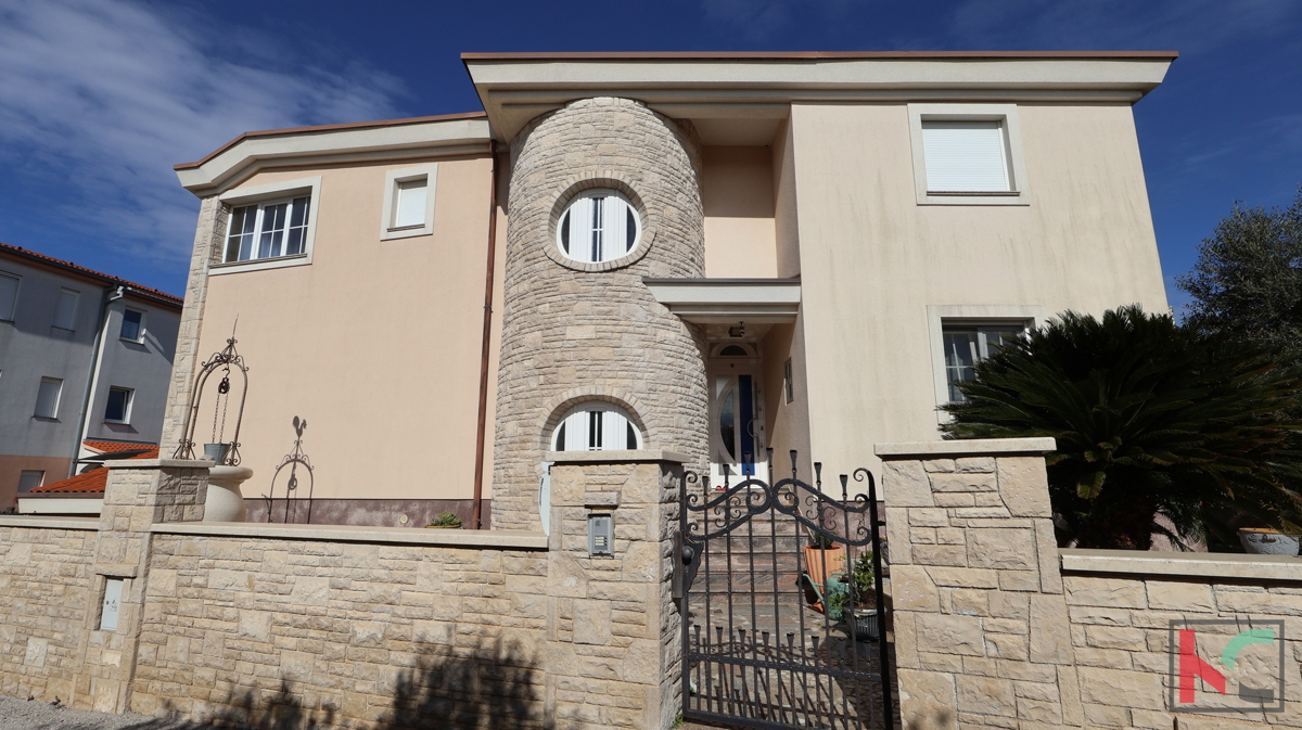 ISTRA, MEDULIN, INDIPENDENTE CASA A 120 METRI DAL MARE, #VENDITA