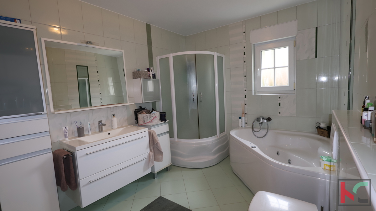 ISTRA, MEDULIN, INDIPENDENTE CASA A 120 METRI DAL MARE, #VENDITA