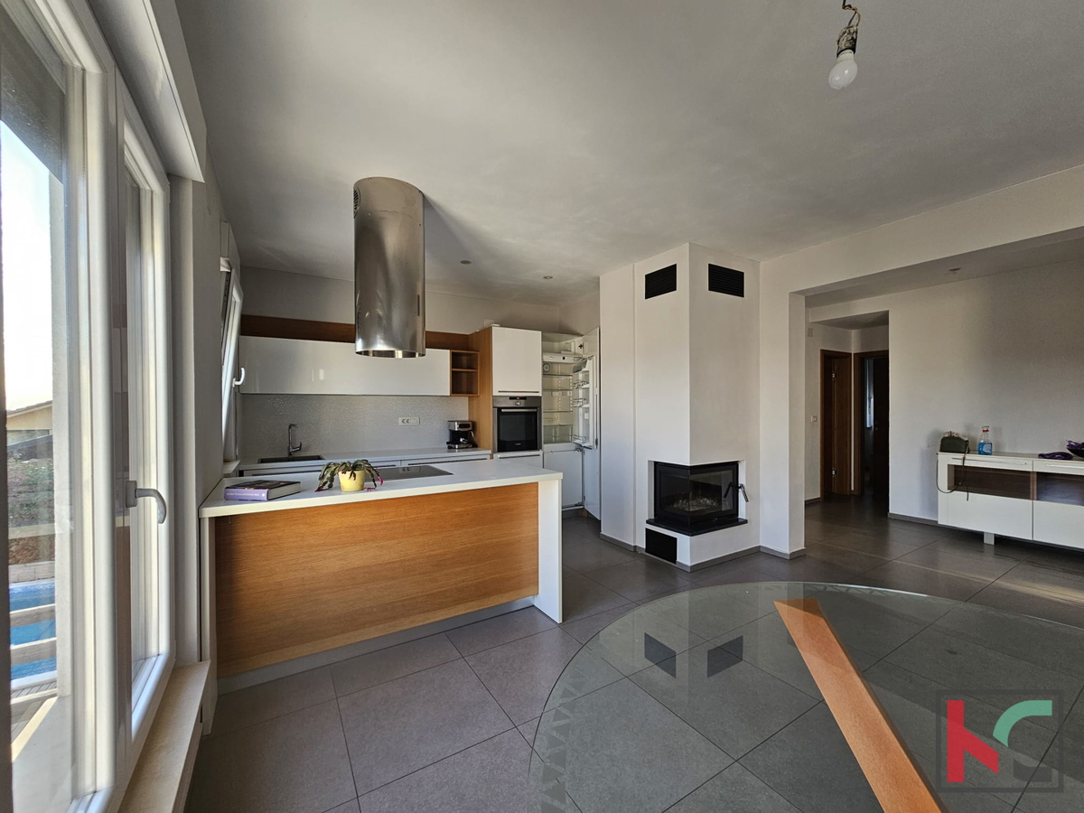 PULA, VILLA FAMILIARE CON PISCINA IN ZONA TRANQUILLA DELLA CITTÀ #VENDITA