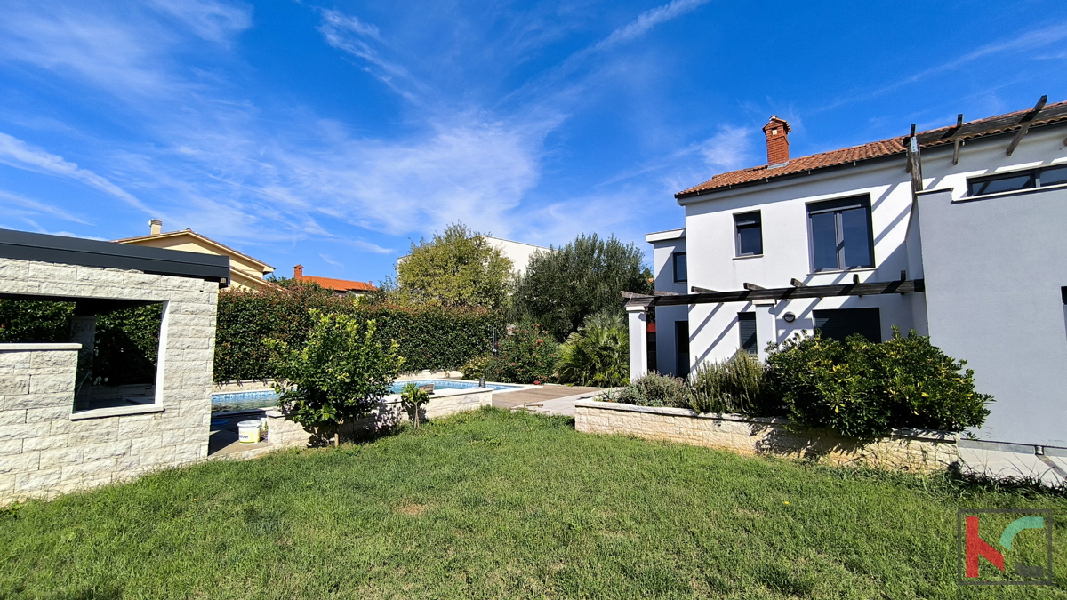 PULA, VILLA FAMILIARE CON PISCINA IN ZONA TRANQUILLA DELLA CITTÀ #VENDITA