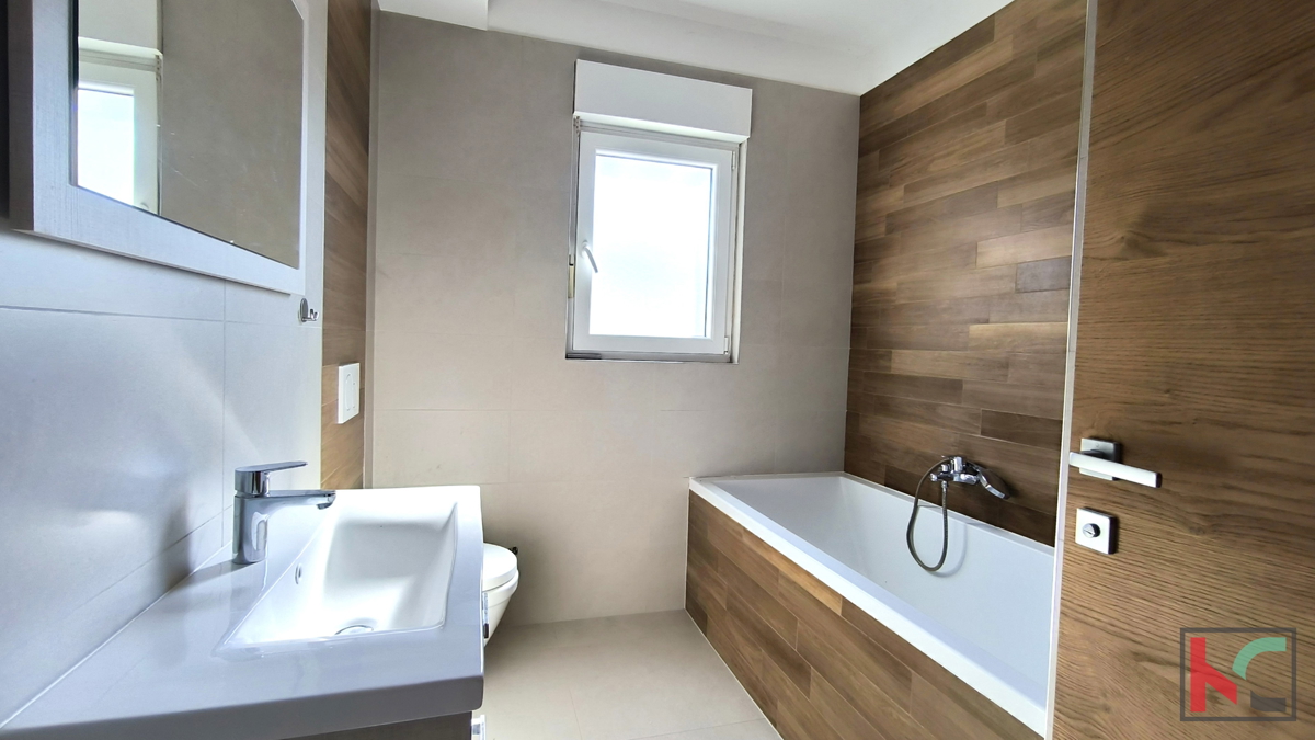 PULA, VILLA FAMILIARE CON PISCINA IN ZONA TRANQUILLA DELLA CITTÀ #VENDITA