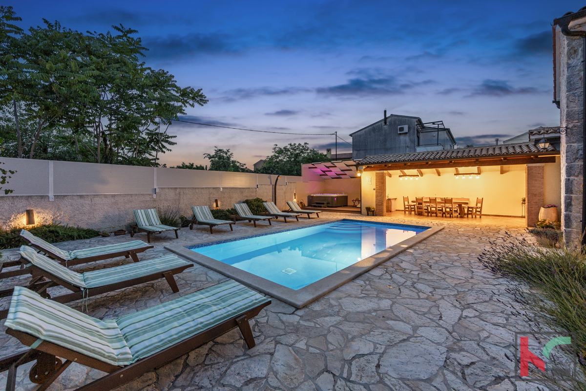 ISTRA, KRNICA – VILLA MODERNA CON 4 CAMERE DA LETTO, PISCINA RISCALDATA, GIARDINO CURATO, #VENDITA