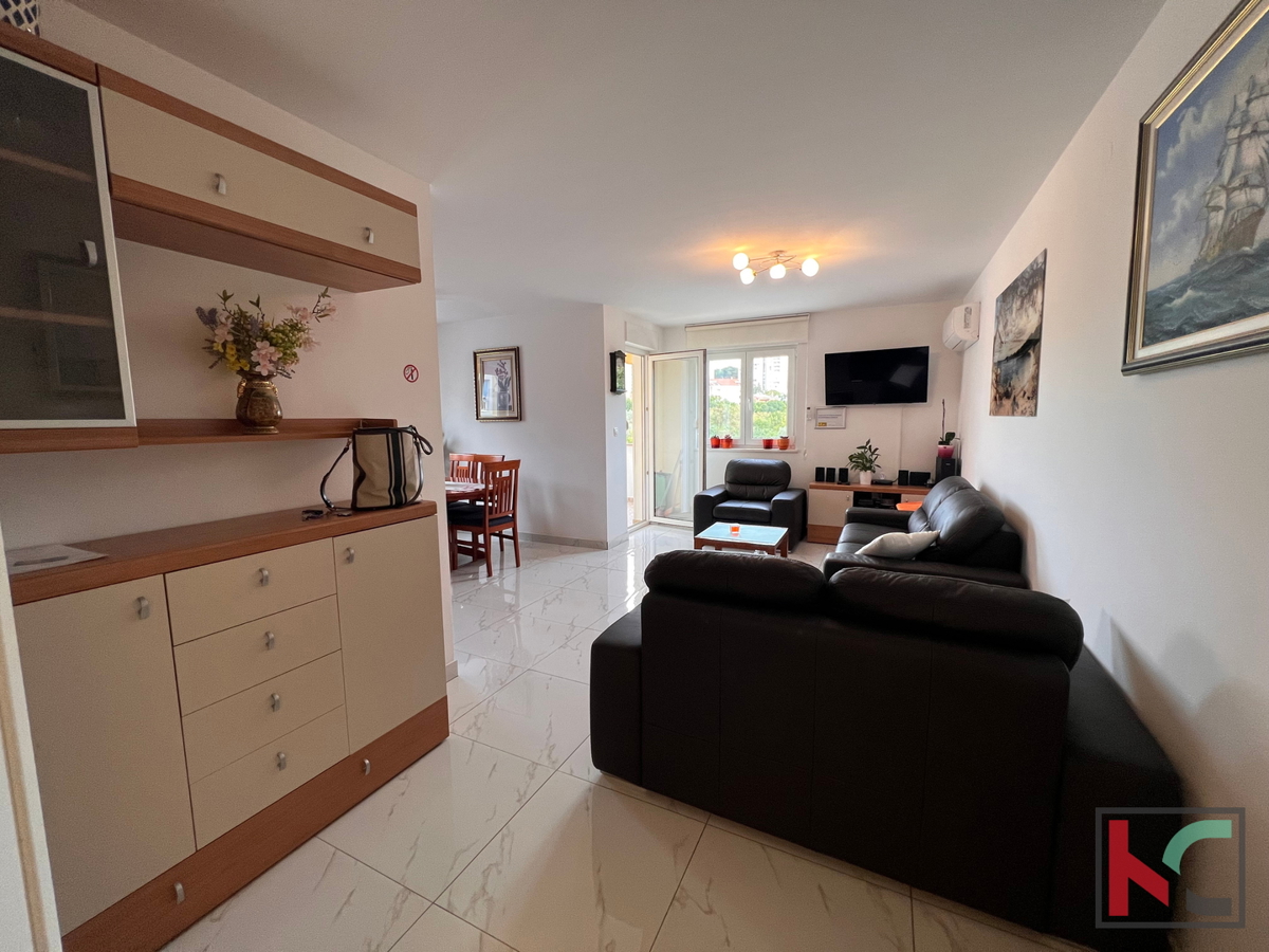 Pula, Valkane, appartamento 60 m2, trilocale di qualita, prima fila mare, primo piano