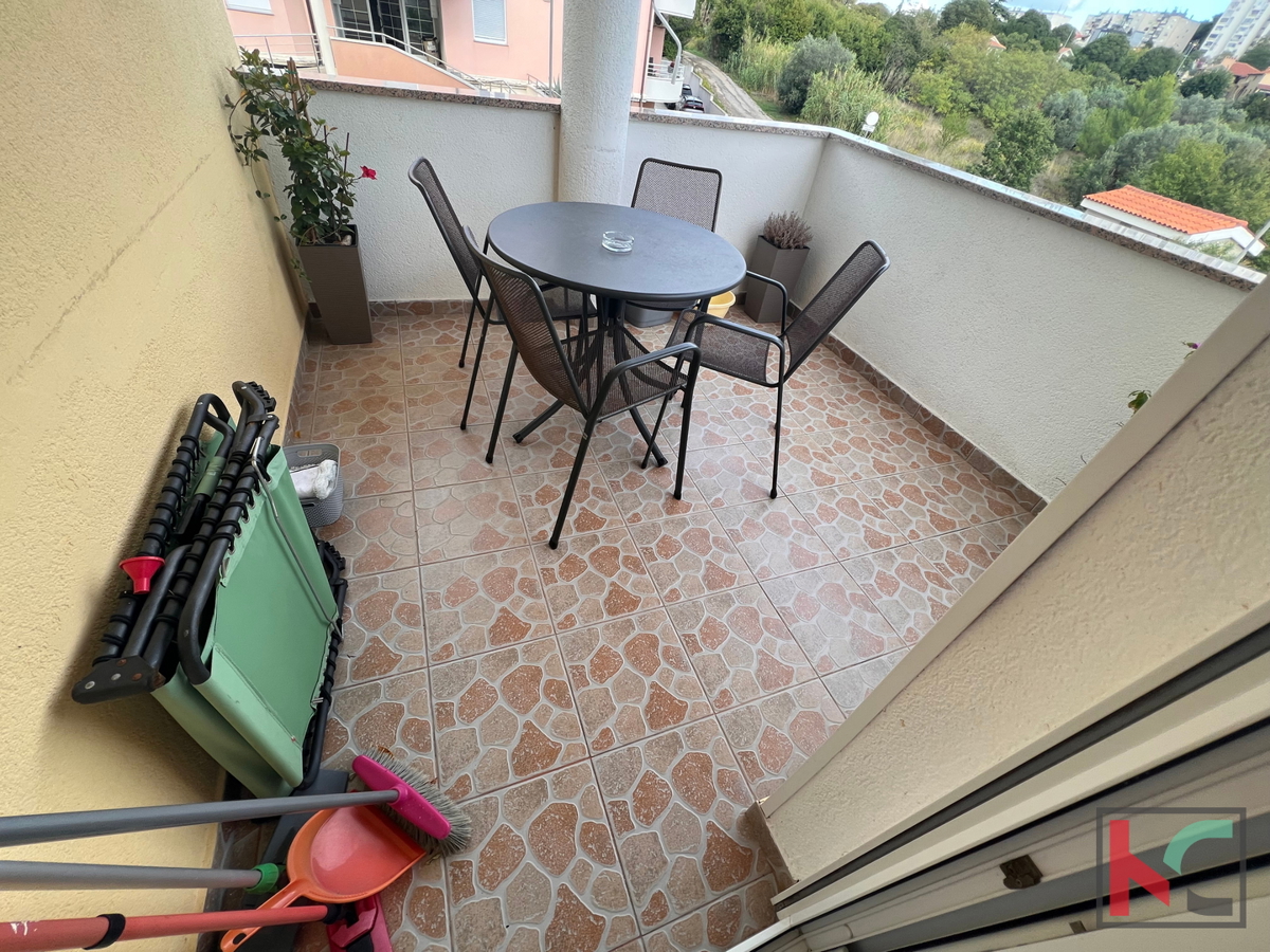 Pula, Valkane, appartamento 60 m2, trilocale di qualita, prima fila mare, primo piano
