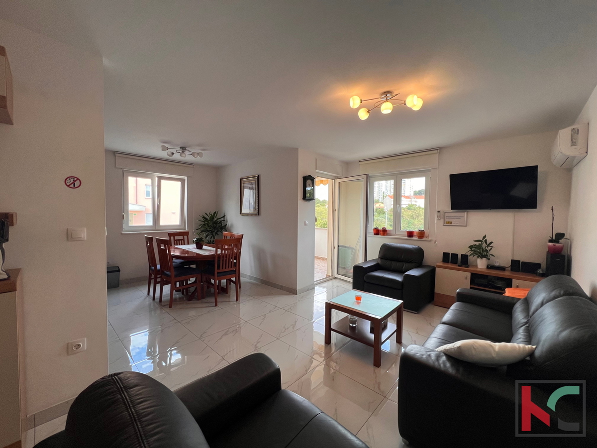 Pula, Valkane, appartamento 60 m2, trilocale di qualita, prima fila mare, primo piano