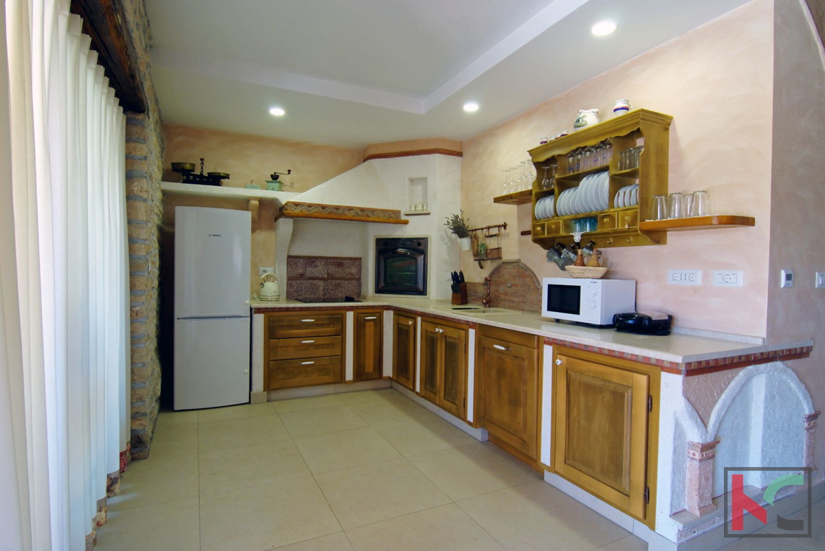 Istria, Barban, villa in pietra d'Istria con piscina, #vendita