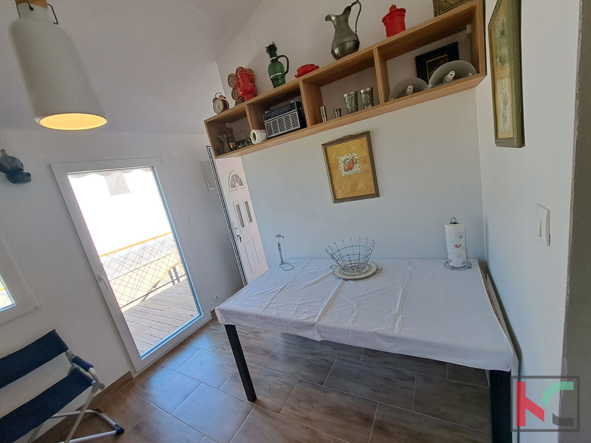 Liznjan, casa a schiera con due appartamenti, #vendita